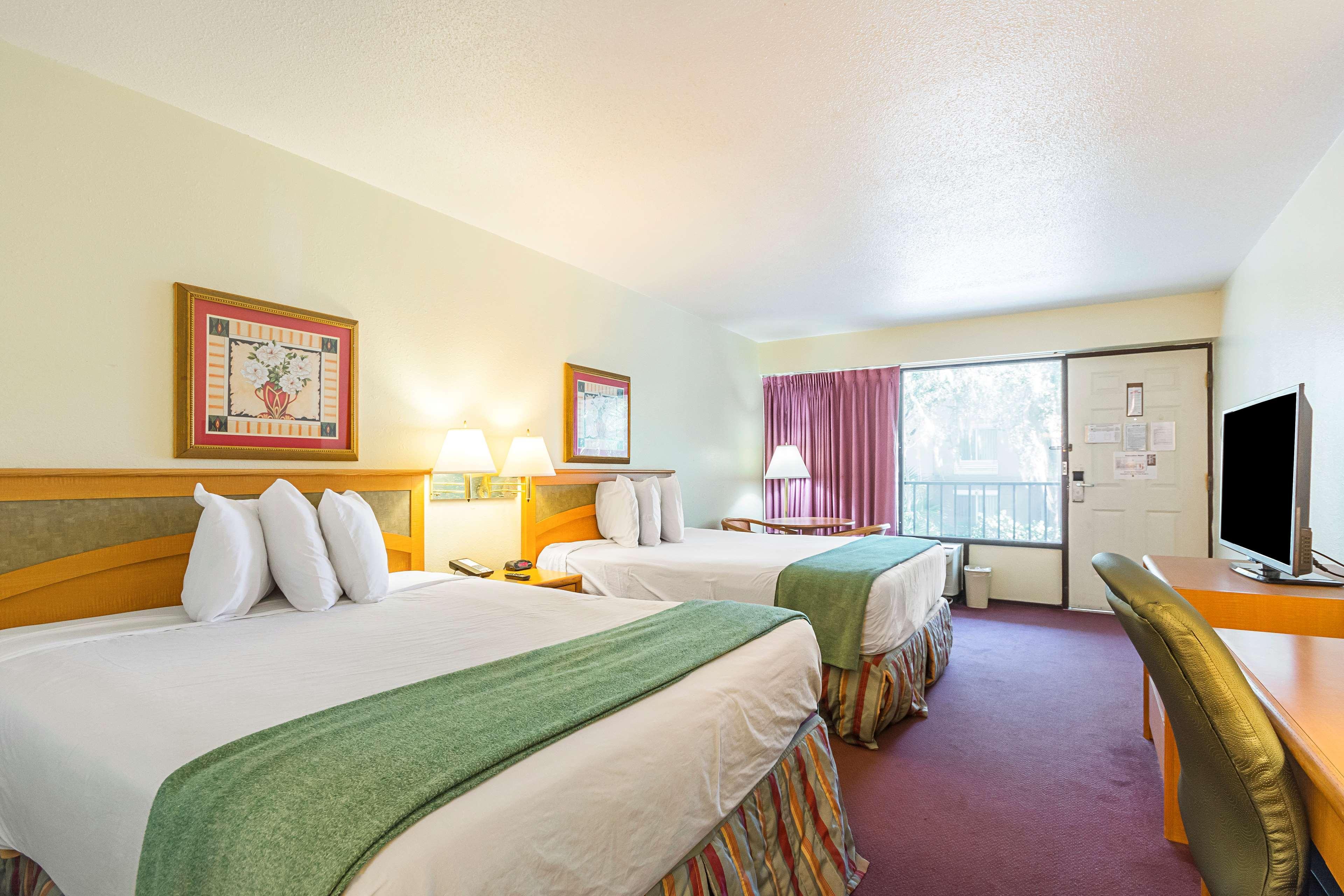 Americas Best Value Inn & Suites Melbourne Exterior photo